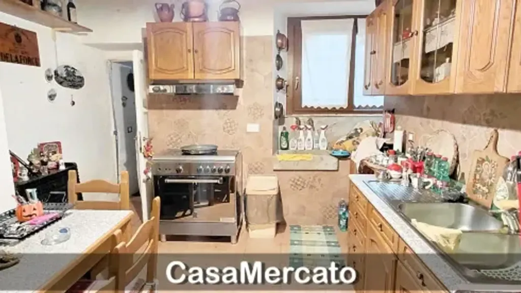 Köök - Quadrilocale with Courtyard in Rocca di Papa