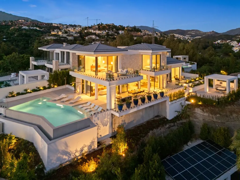 Piscine - Luxury Villa with Infinity Pool in La Quinta, Benahavís