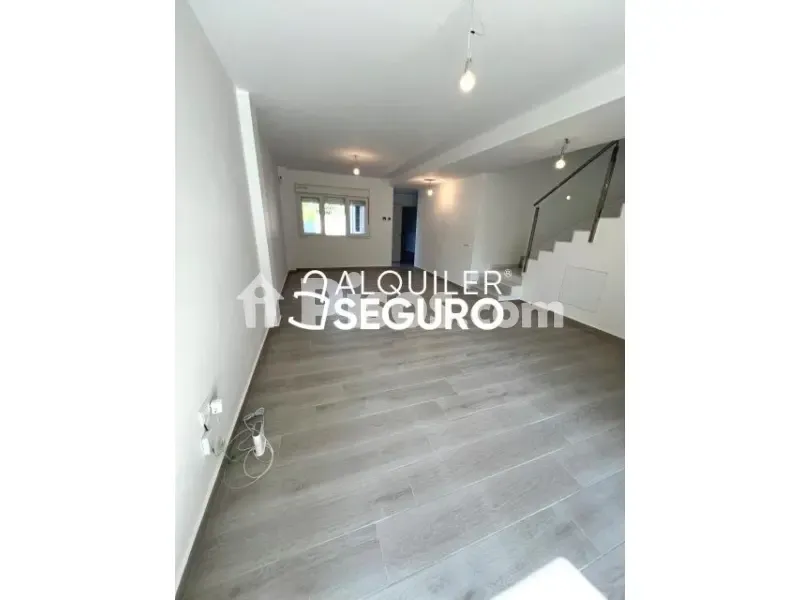 Séjour - Semi-New Chalet with Patio in Illescas