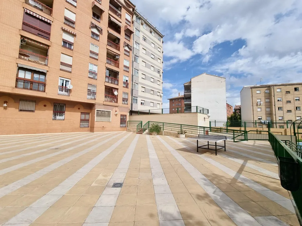 Jardin - VPO Flat with Pool in Bulevar, Jaén