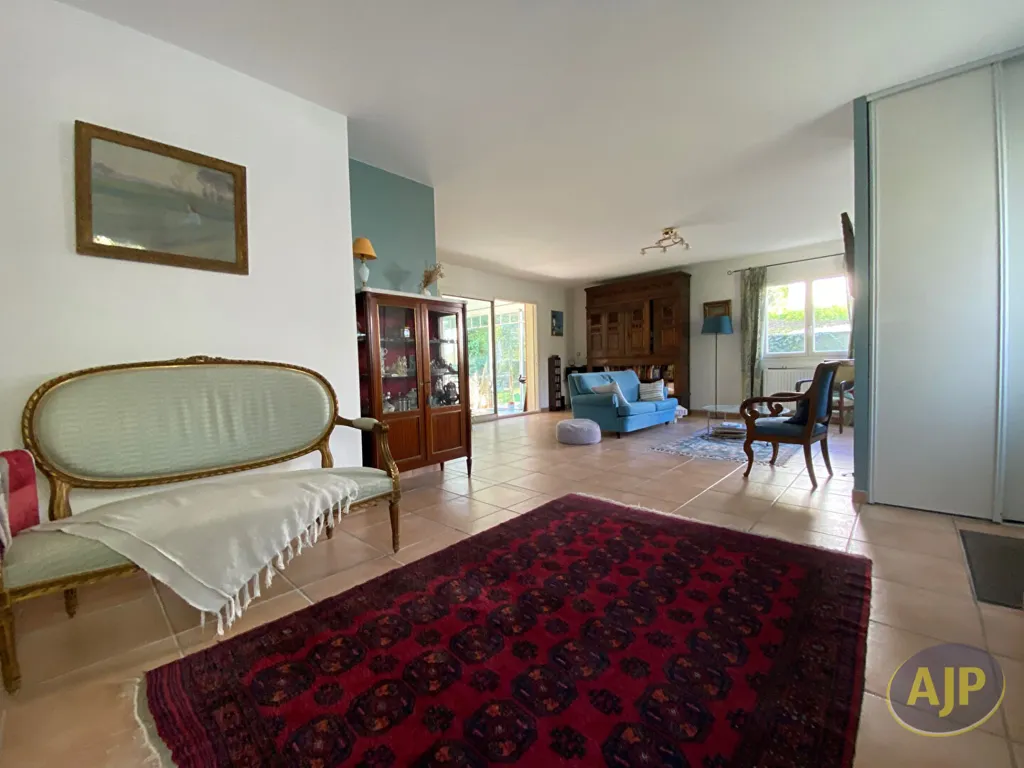 Séjour - Maison 5 Chambres avec Jardin à Caudéran, Bordeaux