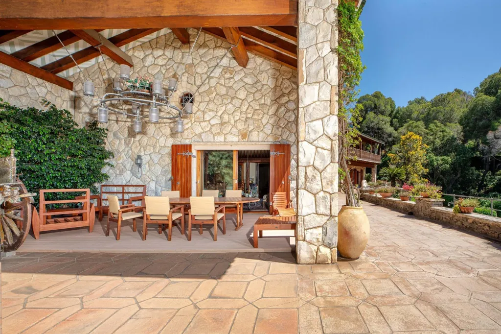 Terrazza - Seafront Estate with Beach Access in Almadraba