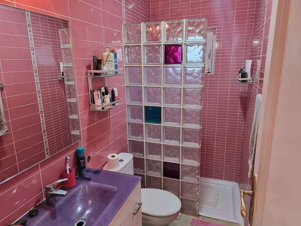 Bathrooms - Rustic House with Pool in Lucena del Puerto