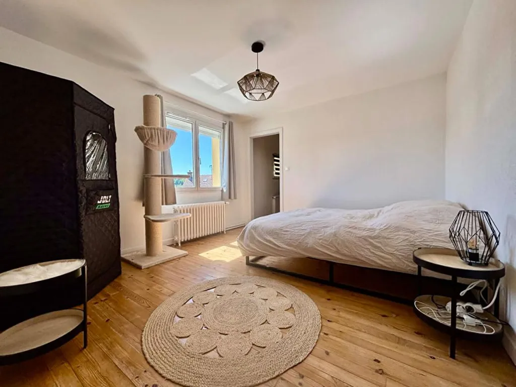 Chambres - Maison Rénovée avec Terrasse à Beaucourt
