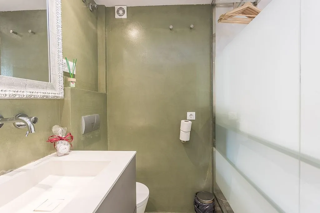 Bagni - Duplex with Terrace in Sant Gervasi, Barcelona