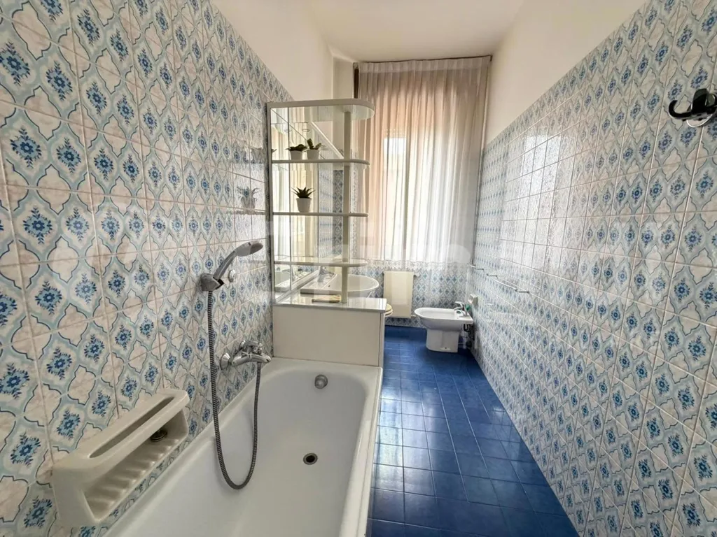 Salles de bain - Apartment with Balcony in Piacenza