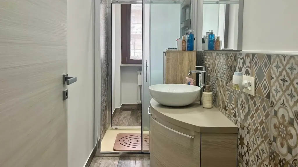 Salles de bain - Modernised Apartment with Balcony in Biella