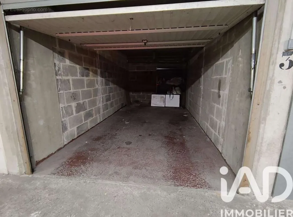 Garage - Garage Sécurisé dans Résidence à Limeil-Brevannes