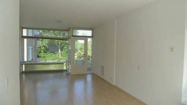Pièces - Spacious 3-Bedroom Apartment near Beach in Den Haag