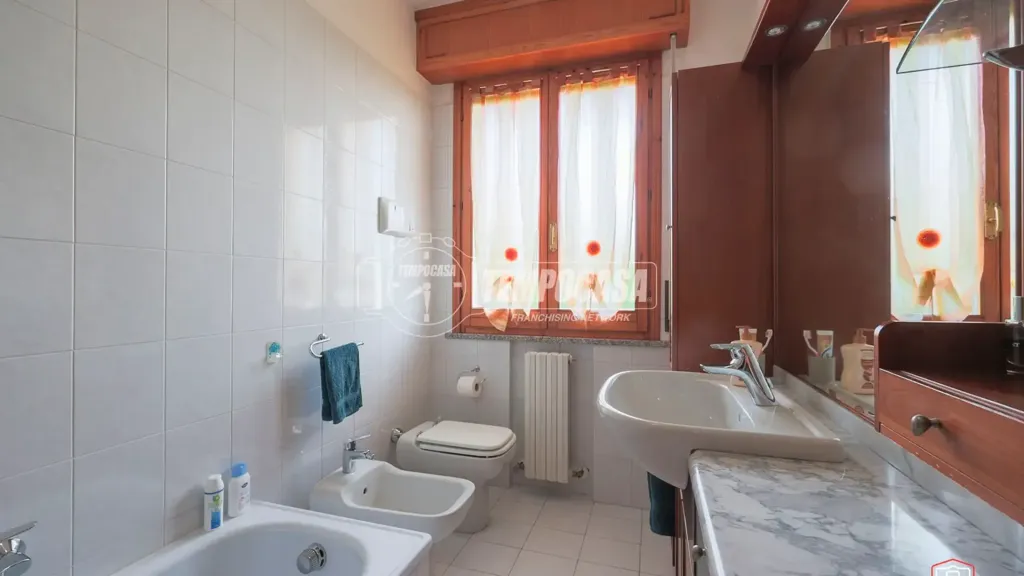 Vannitoad - Spacious Triplex with Terrace in Coriano