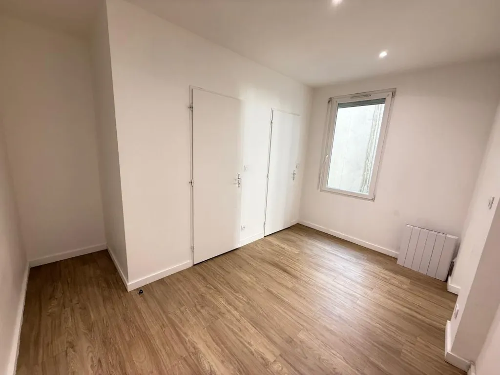 Rooms - Fully Renovated 2-Bed Flat in Soleil District