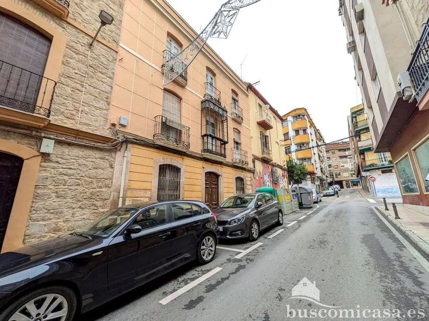 Exterior - Villa for Renovation in Linares Centre