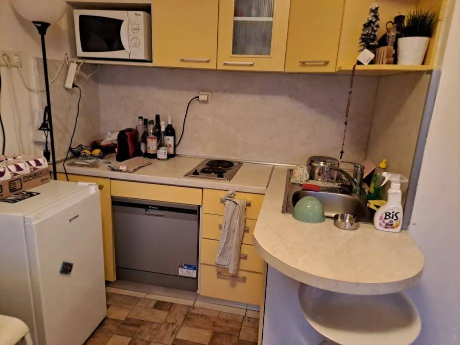 Cuisine - Studio Flat with East View in Prečko, Zagreb