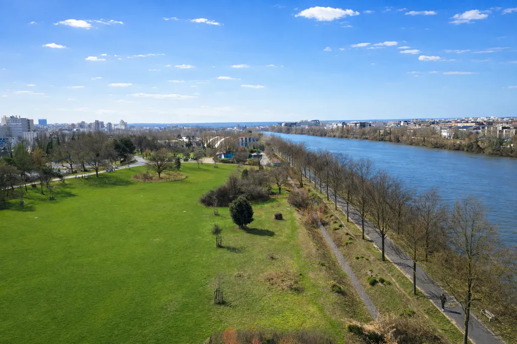 Vue aérienne - Appartement Rénové au Calme à Colombes