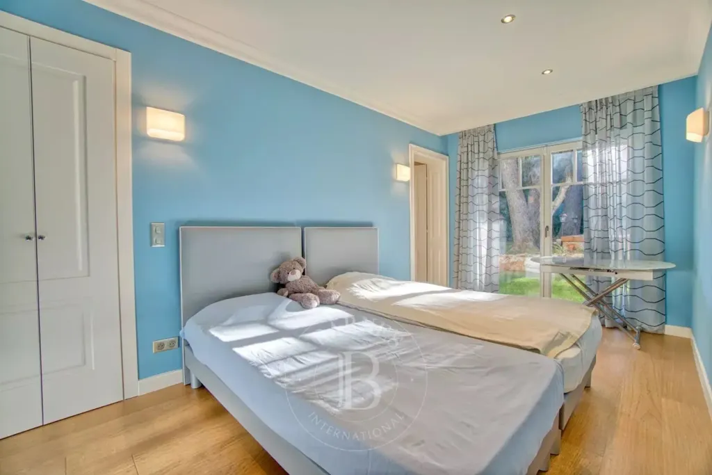 Chambres - Villa Luxueuse avec Vue Mer et Montagnes à Cap d'Antibes