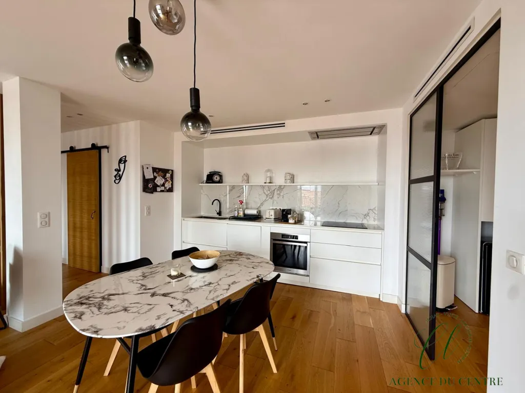 House with Sea View and Garden in Nice