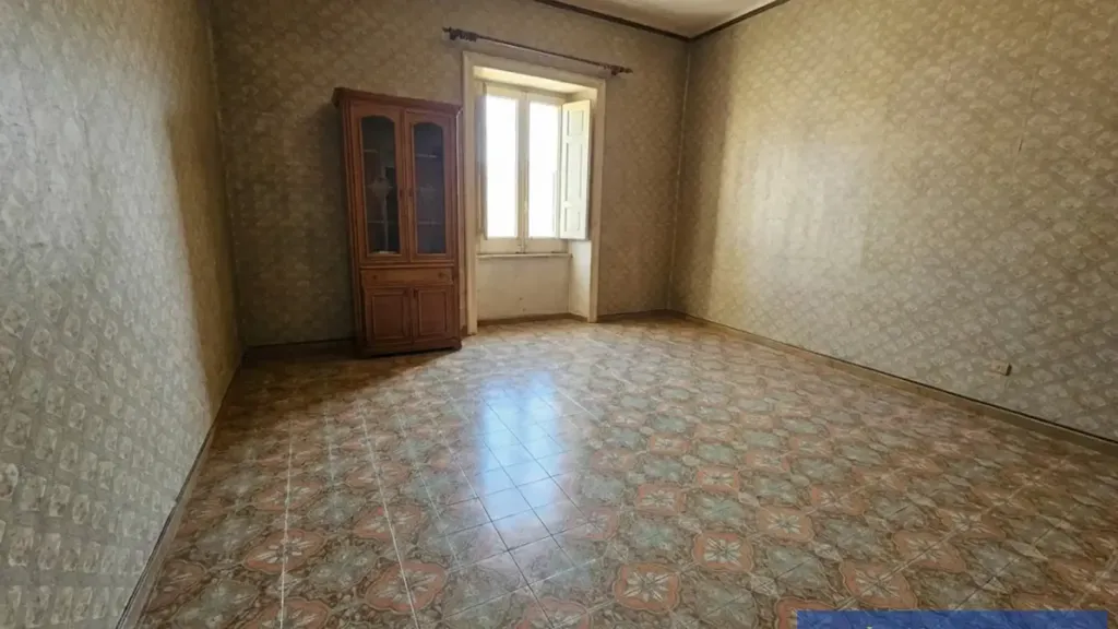 Toad - Ground Floor Apartment with Parking in Enna