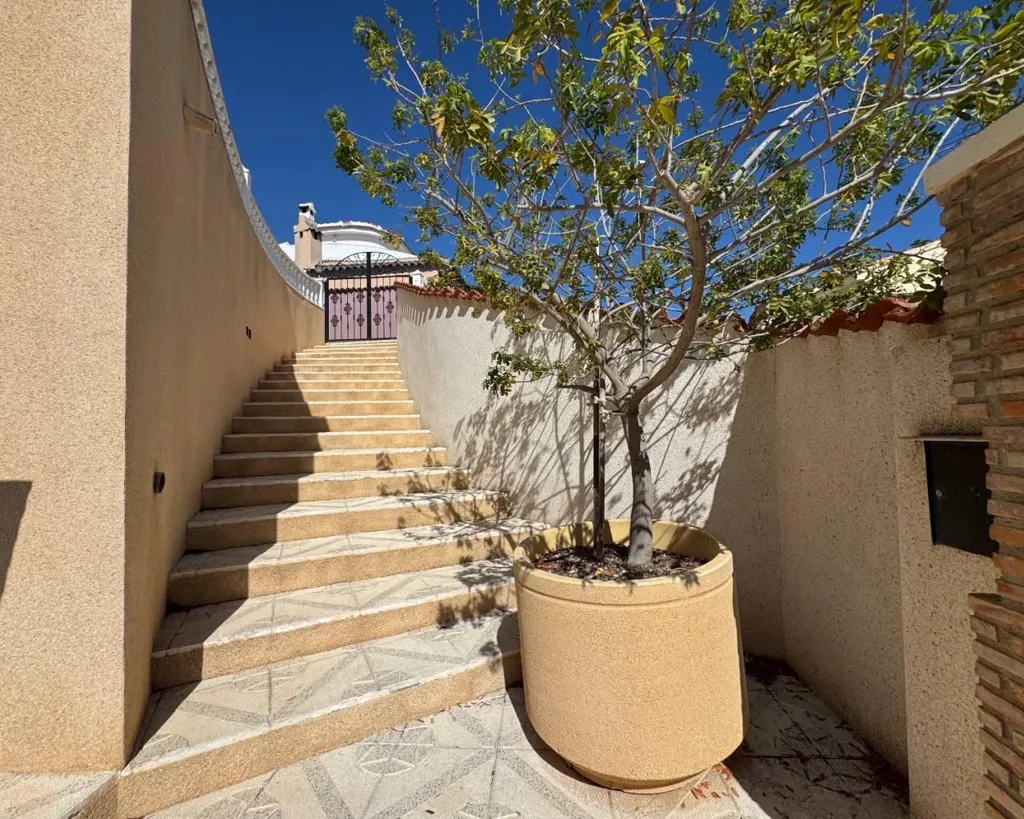 Toad - Seven-Bedroom Villa with Pool in Ciudad Quesada