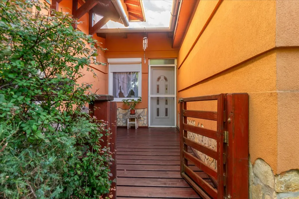 Terrasse - Multi-Generational Home with Business Potential in Mályi