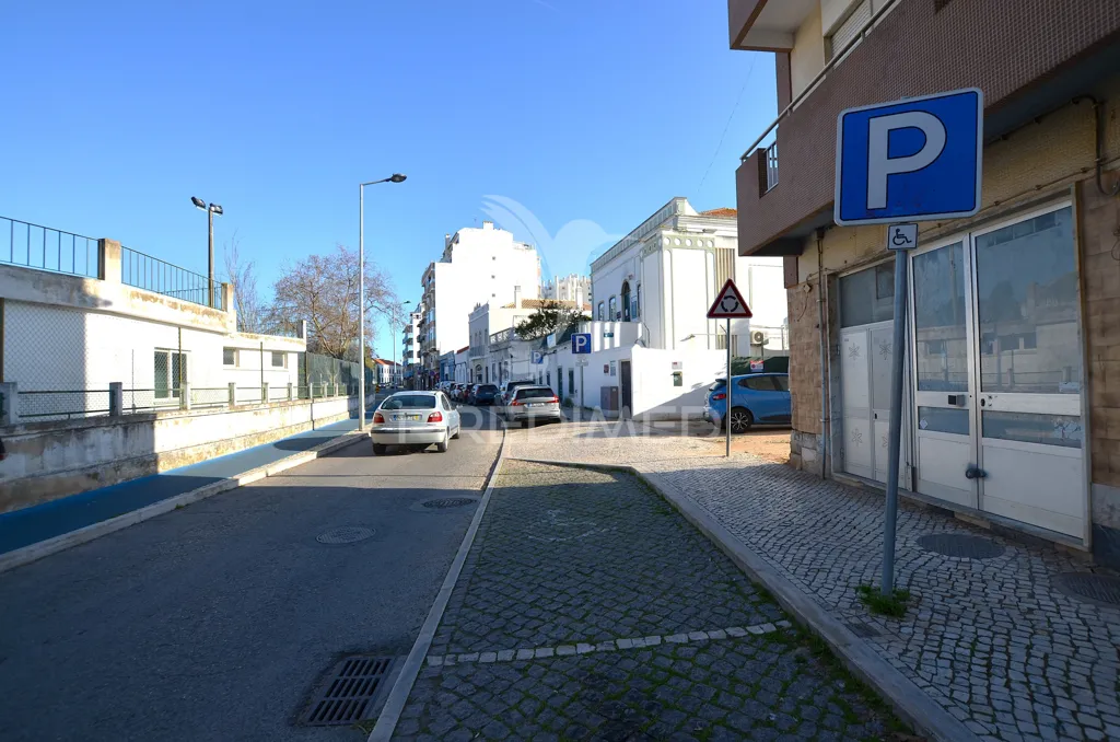 Esterno - Development Land with Beach Proximity in Portimão
