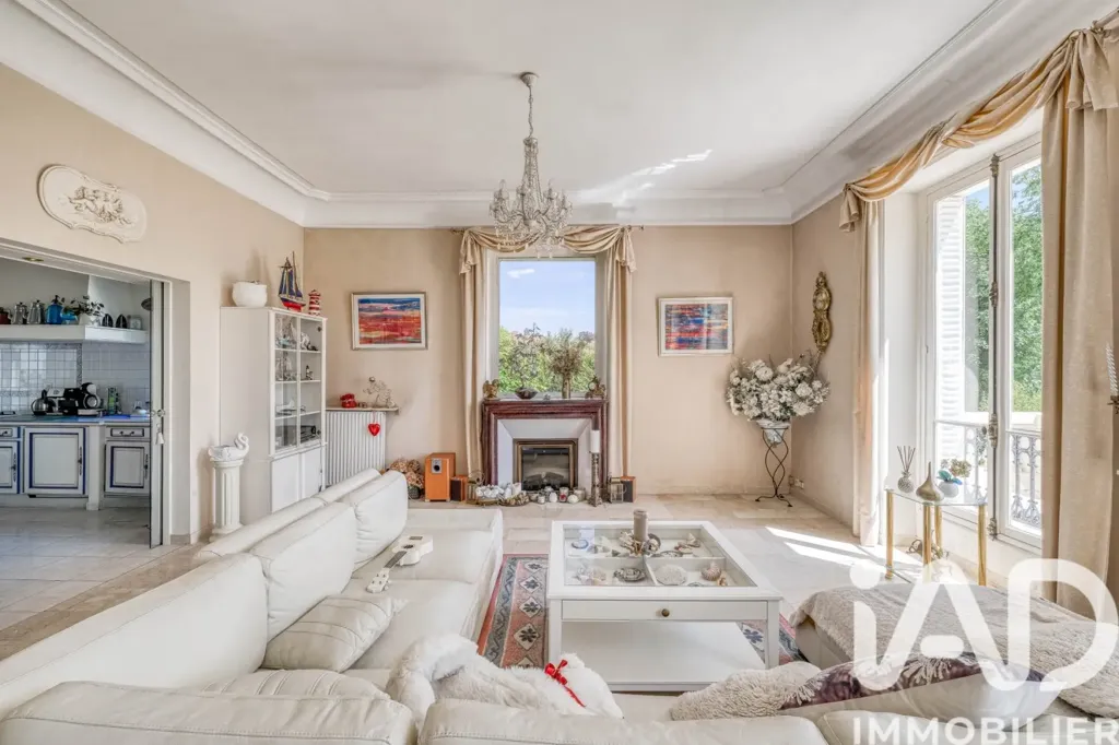 Maison 11 pièces à Thorigny-sur-Marne