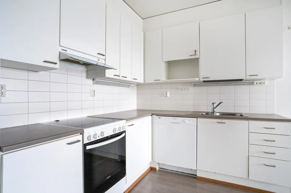 Köök - Modern Apartment with Glazed Balcony in Vantaa
