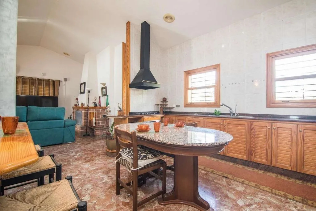 Cuisine - Luxury Villa with Pool in Elche