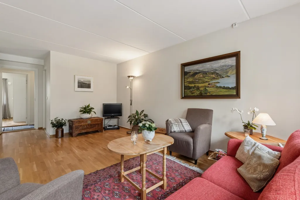 Elutuba - 3-Bedroom Apartment with Balcony in Hagan