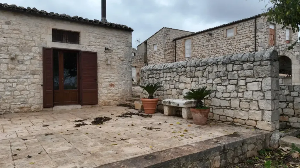 Garden - Historic Stone Villa with Garden in Modica