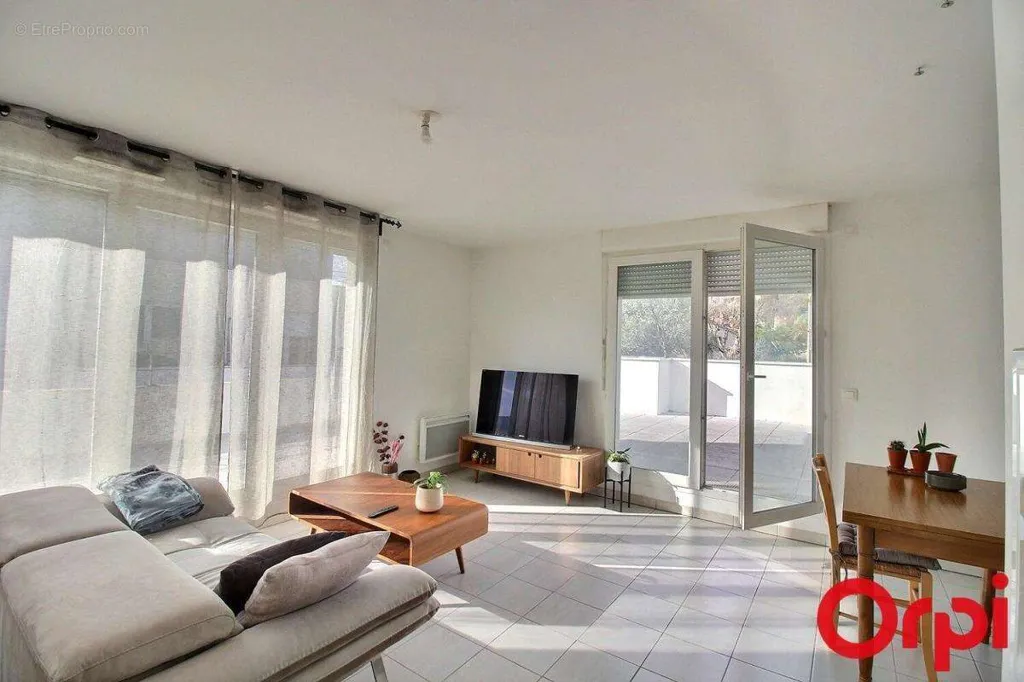 Séjour - Appartement T3 avec Toit Terrasse à Marseille