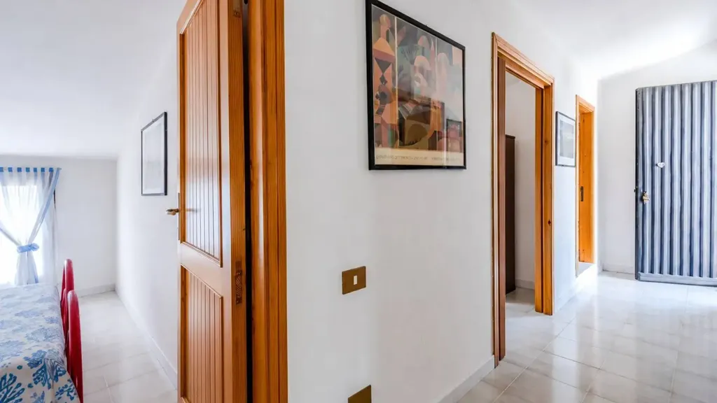6-room house in IT