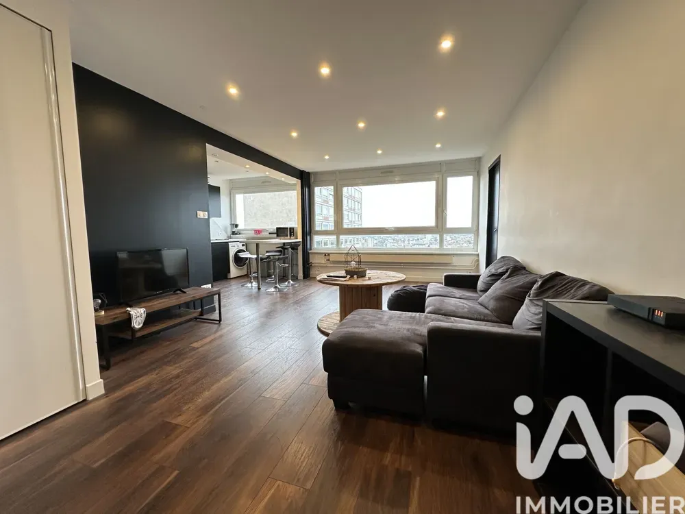 Séjour - Appartement Meublé 5 Pièces avec Ascenseur à Nancy