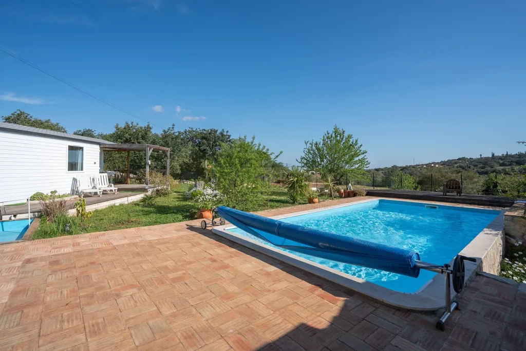 Piscine - Single-Storey Villa with Pool in Faro