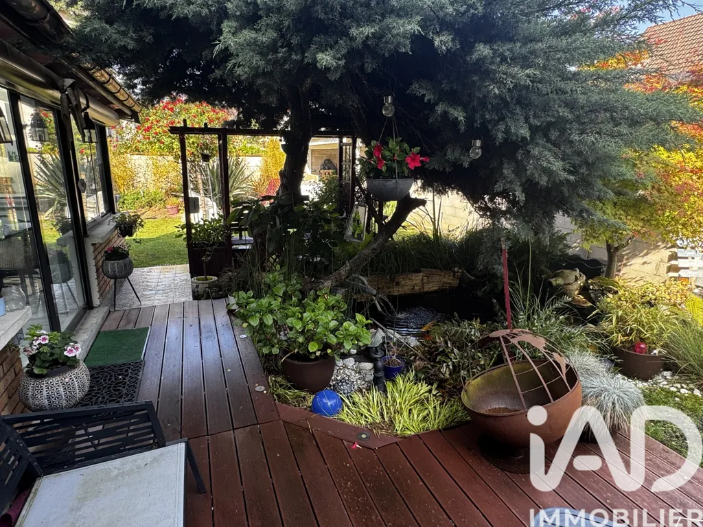 Aed - Charming Townhouse with Garden in Bondy