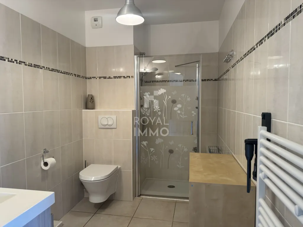 Vannitoad - T2 Flat with Pool in Carqueiranne