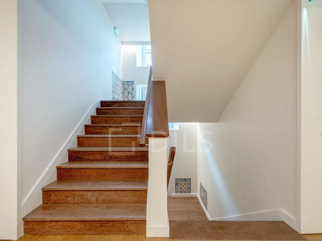 Toad - Luxury Flat with Historic Facade in Chiado, Lisbon