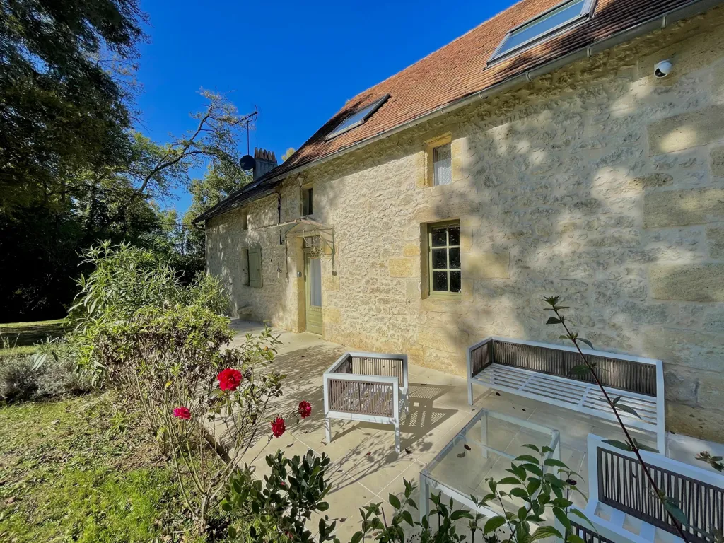 Jardin - Maison en Pierre avec Piscine et Vue Nature