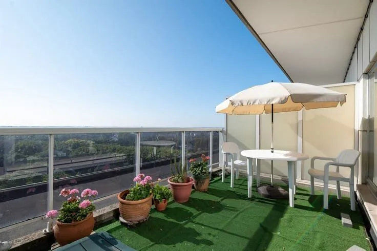 Balcone - Apartment with Canal View in Deurne, Antwerp