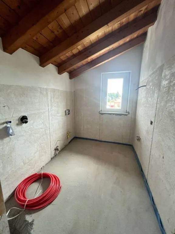 Pièces - New Villa with Private Garden in Besnate