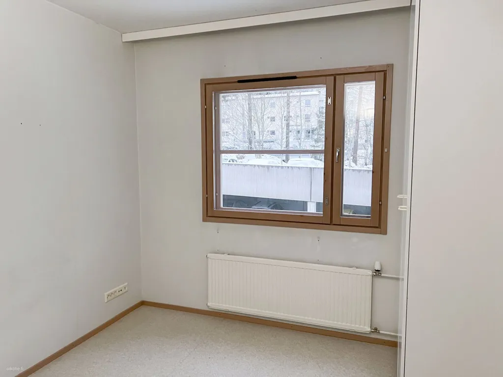 Rooms - Flat with Glazed Balcony in Espoo Centre