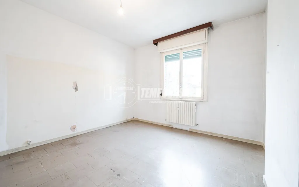 Toad - Two-Bedroom Apartment with Balconies in Modena
