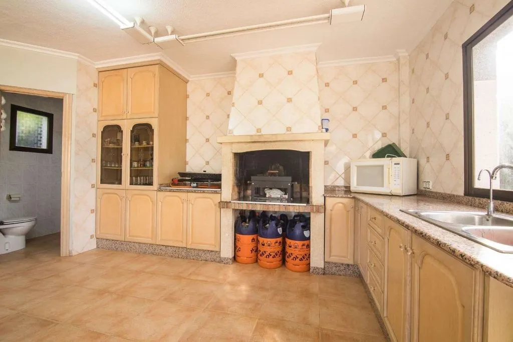 Cuisine - Luxury Villa with Pool in Elche