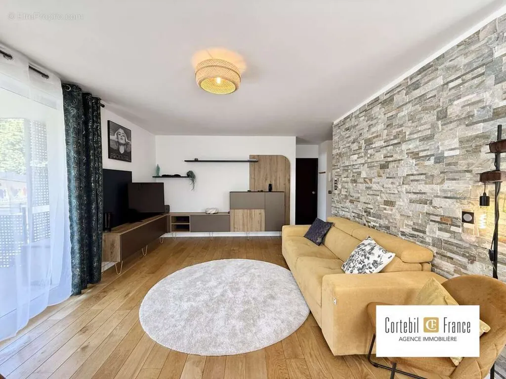 Elutuba - Apartment with Terrace in Annecy's Triangle d'Or