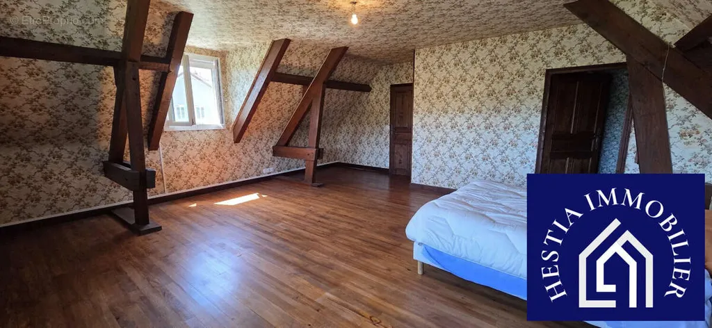 Rooms - House with Canal View near Montbard