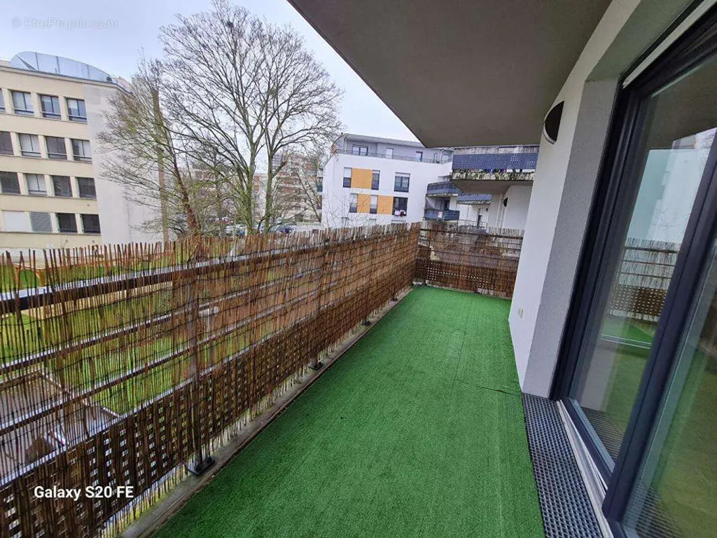 Rõdu - Bright Flat with Balcony in Saint-Ouen-l'Aumône