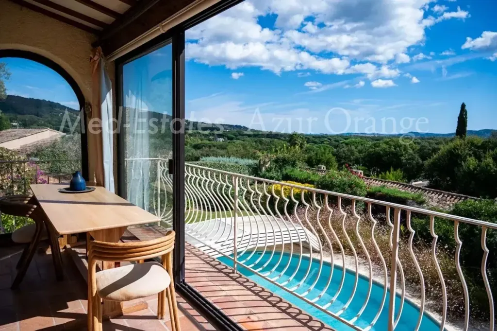 Terrasse - Villa Luxueuse avec Vue Mer à Grimaud