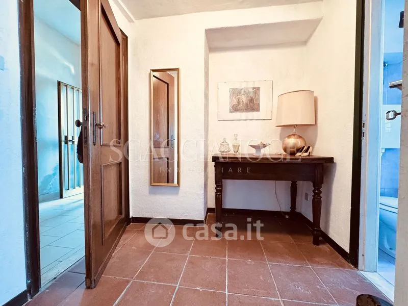 Entrée - Twin-Storey Apartment with Lake View in Netro