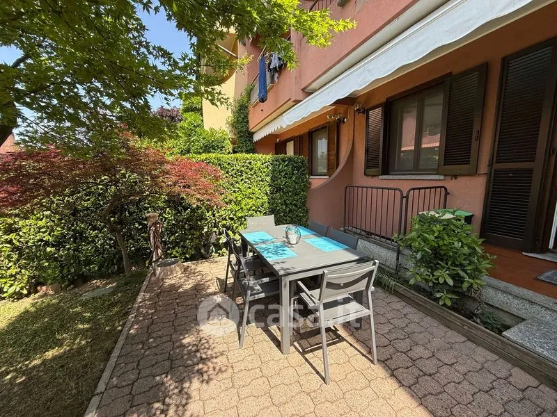 Terrasse - Terraced Villa with Double Garden in Saronno