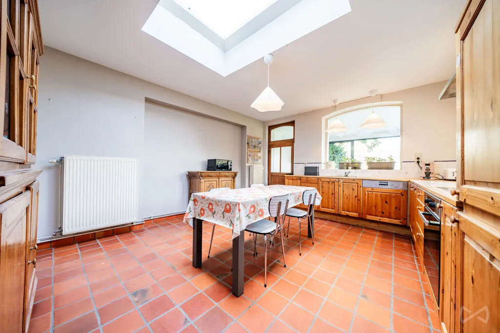 Cuisine - Maison Charmante avec Jardin à Morialmé