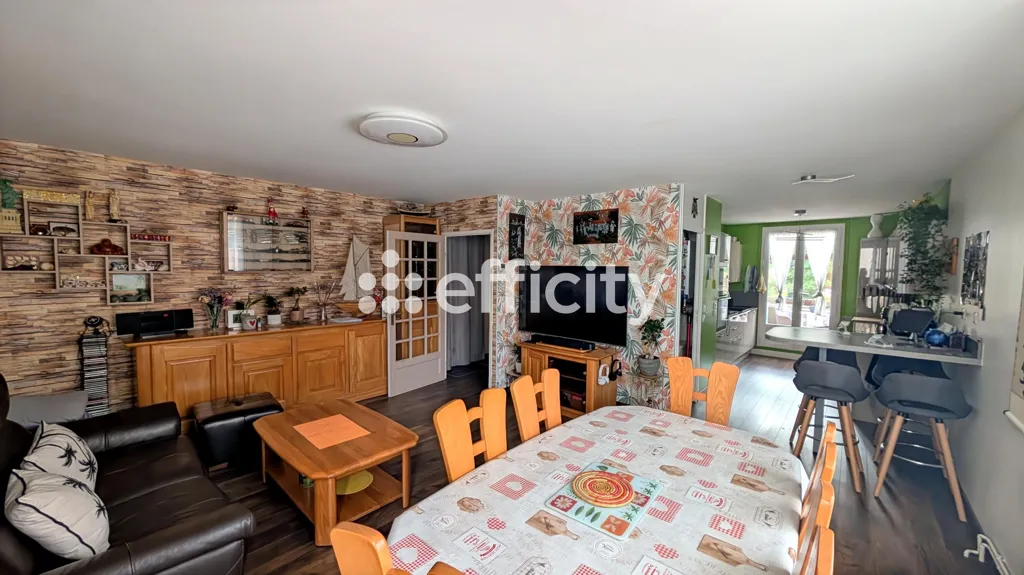 Sala da pranzo - Spacious 3-Bed Flat with Terrace in Lognes